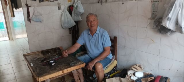 Librilla rinde reconocimiento a su zapatero