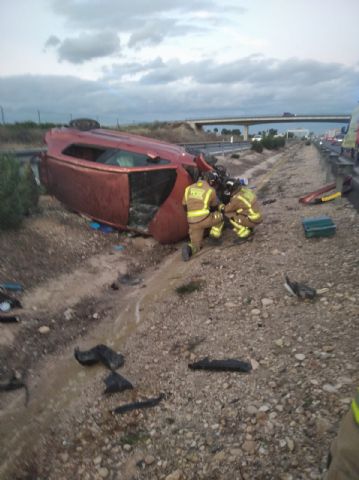 Trasladan al hospital a dos heridos en accidente de tráfico en Librilla