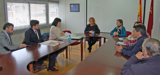 La consejera de Educación se reúne con el equipo municipal de Librilla