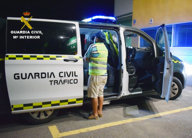 La Guardia Civil investiga a un conductor que colisionó con otro turismo cuando circulaba en sentido contrario cuadruplicando la tasa máxima de alcohol